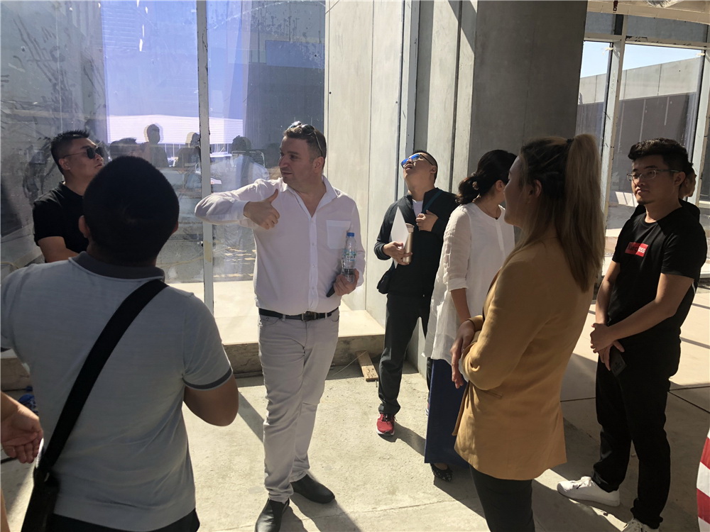 好色先生TV免费下载瓷砖迪拜游学参观D3设计区和CIAAD的总部新基地